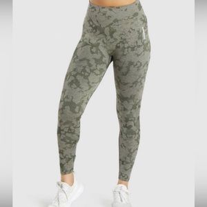 Gymshark Adapt Camo Seamless Leggings - Green Small